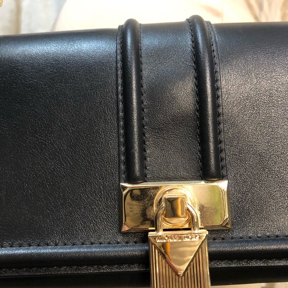 Michael Kors crossbody Black leather purse - Picture 2 of 6